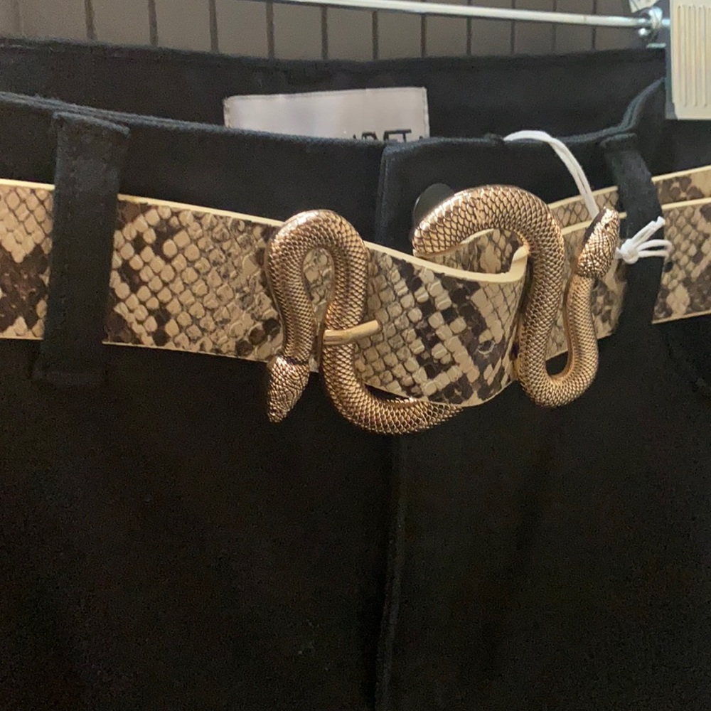 🚨LAST ONE!🚨  Python Snake 1.25" Belt - Picture 3 of 6